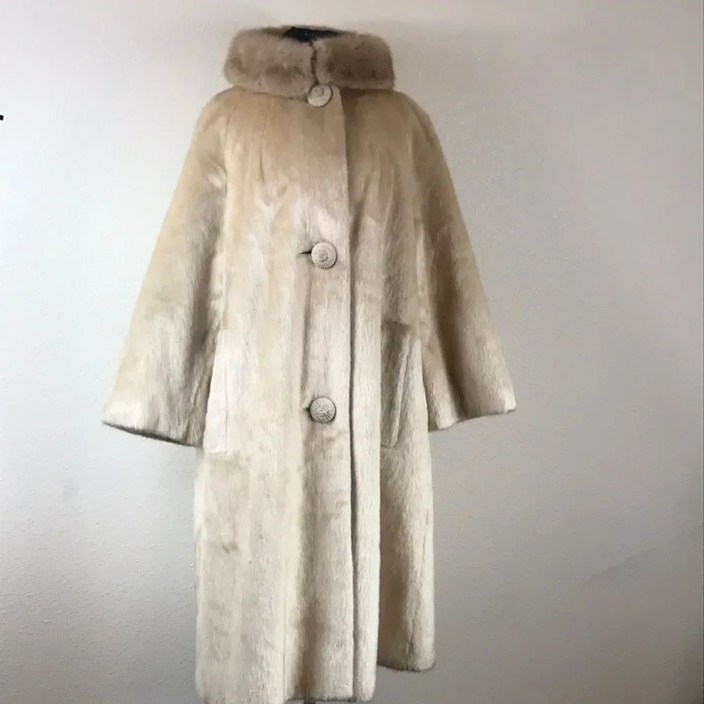 VTG BULLOCKS SAN FERNANDO VALLEY FUR WOMEN COAT SIZE L/XL ORIGINAL 💯